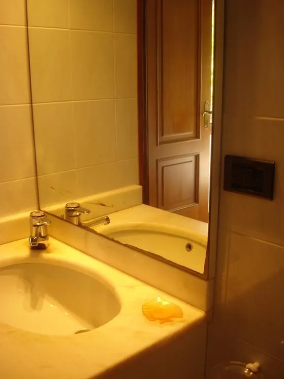 La Casa Rosabianca 0*, Rapallo Italy