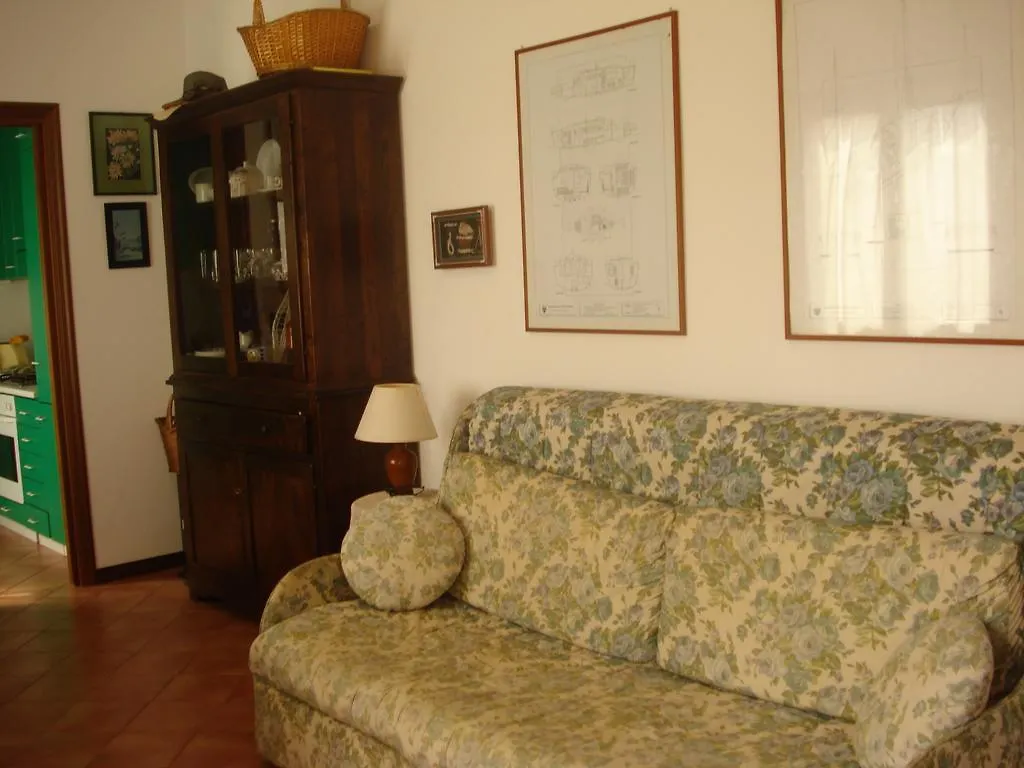 La Casa Rosabianca 0*, Rapallo
